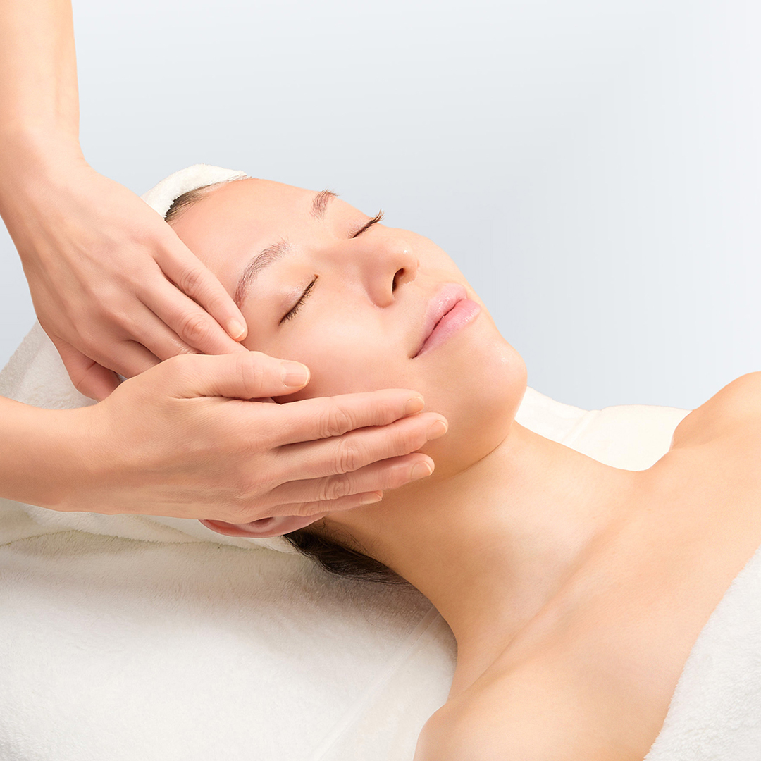 フェイスリフトアップ